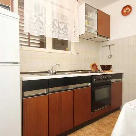 Vrbovica 4452d Apartment